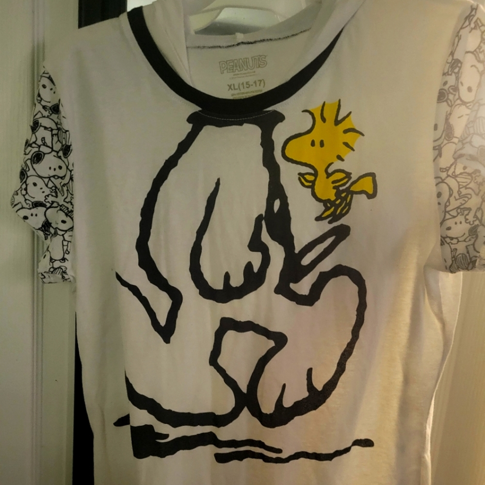 Peanuts hooded tshirt